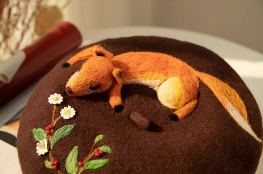 3D fox nap beret
