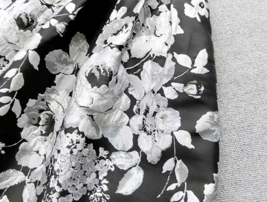 Gray Embroidered Jacquard Half-length Women's Skirt