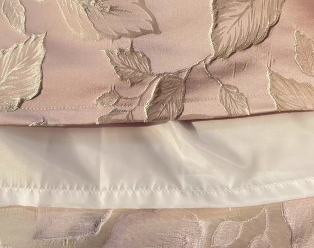 Audrey Hepburn elegant high-waisted skirt