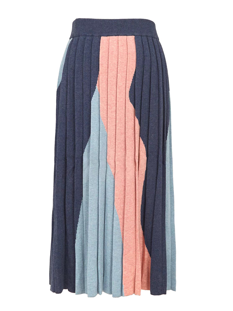 A-line mid-length contrasting color knitted skirt