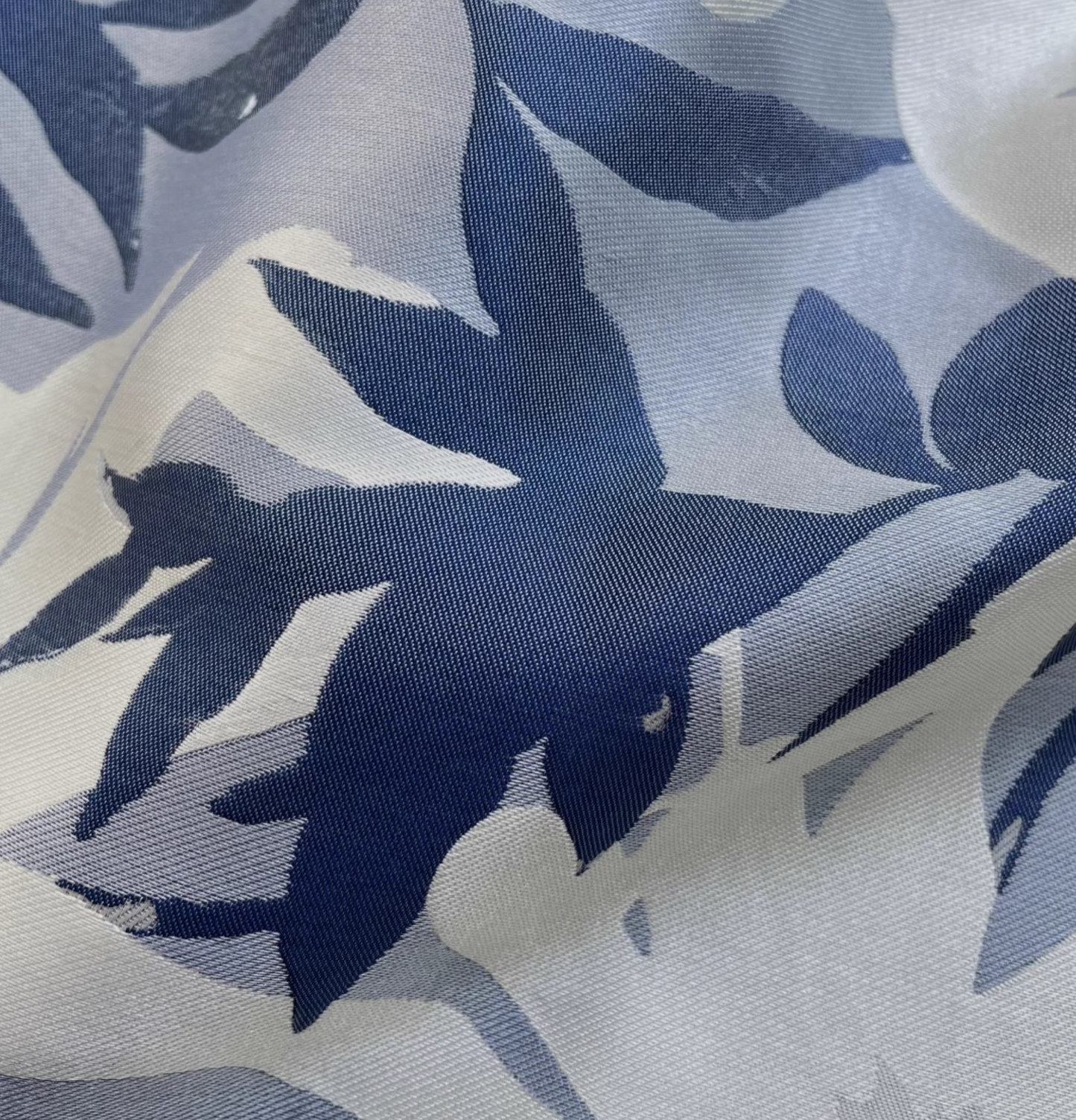 Hepburn style embroidered high-waisted skirt