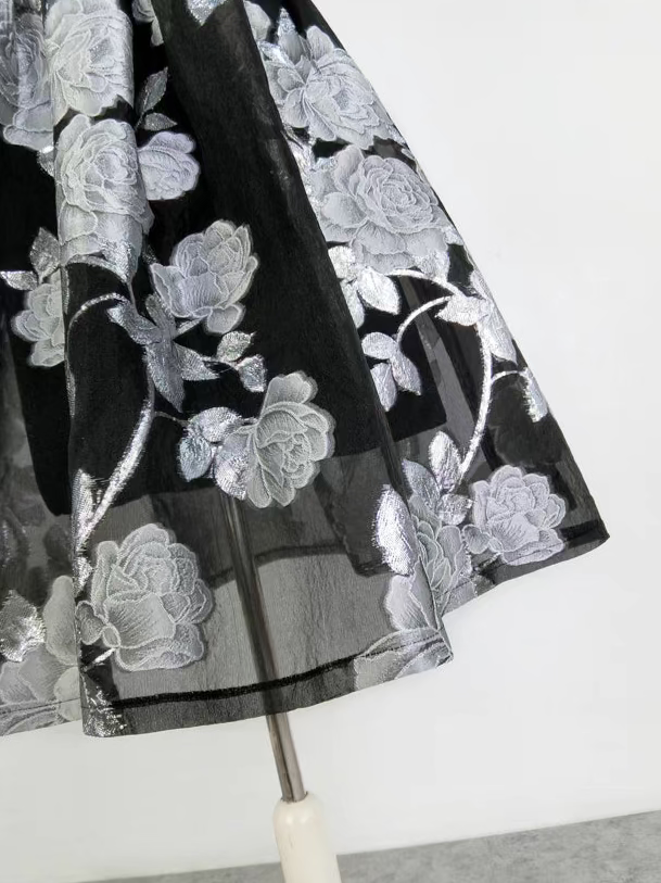 French retro elegant waist embroidered slimming skirt