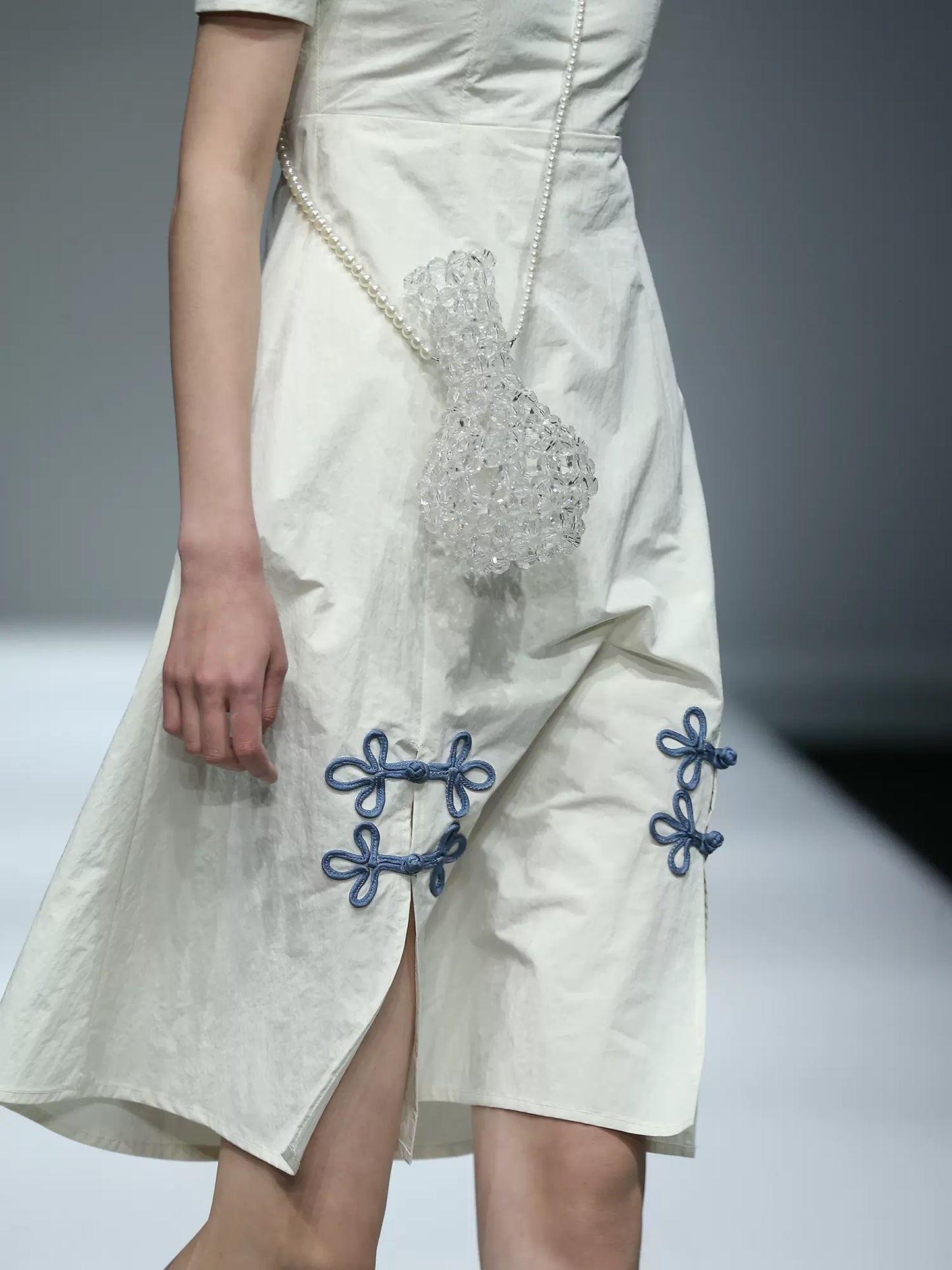 buckle stand collar dress