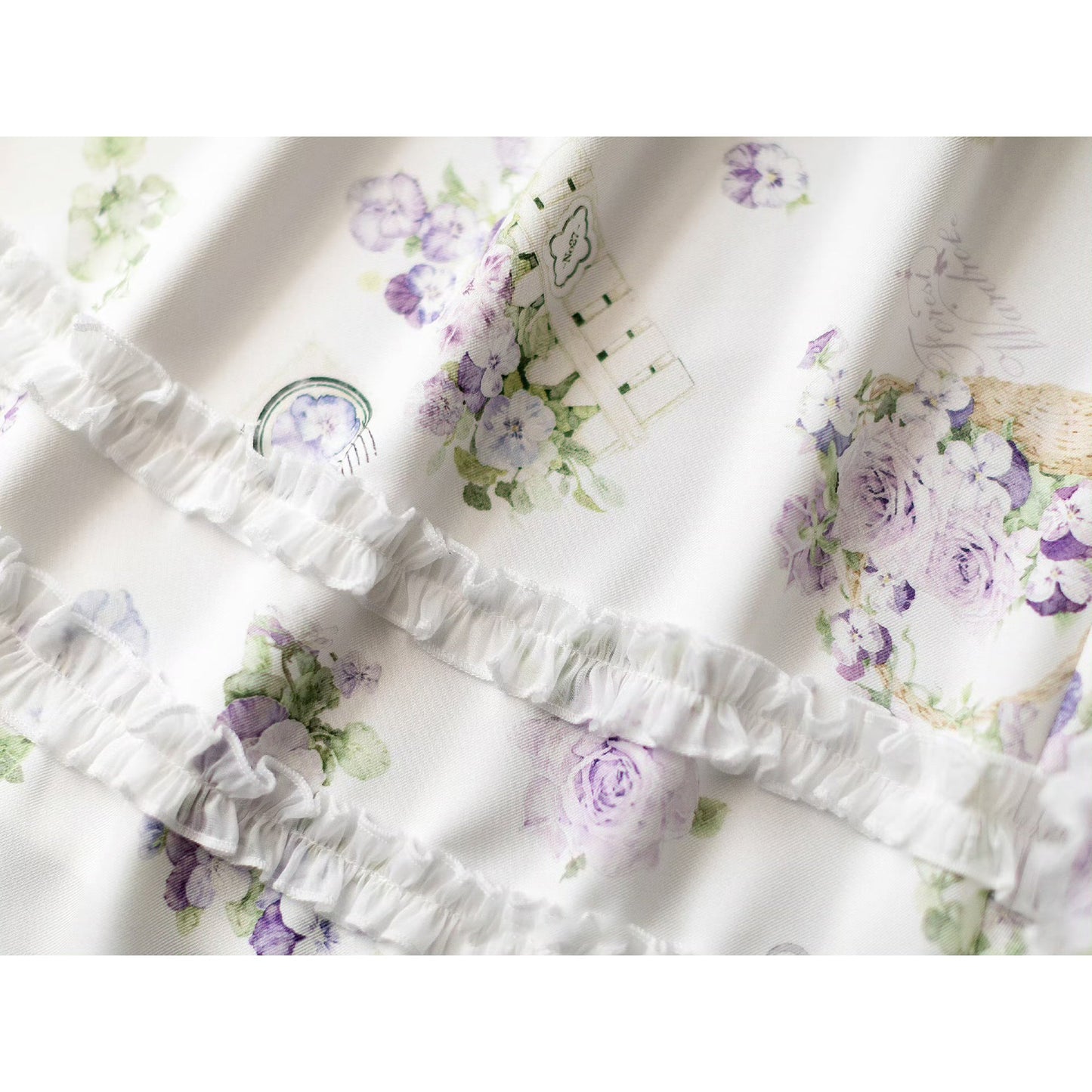 三色菫と薔薇の水彩画クラシカルワンピース(オフホワイト)