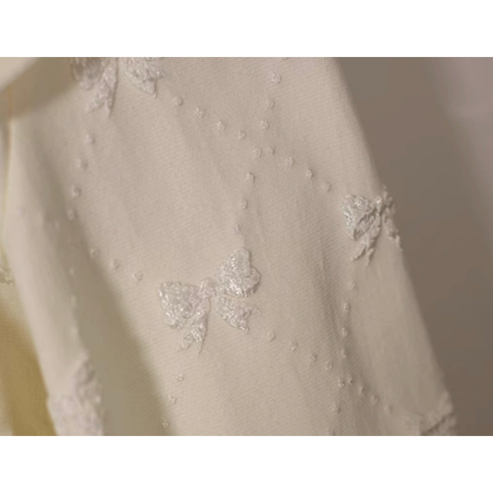 星屑とリボンの刺繍ブラウス