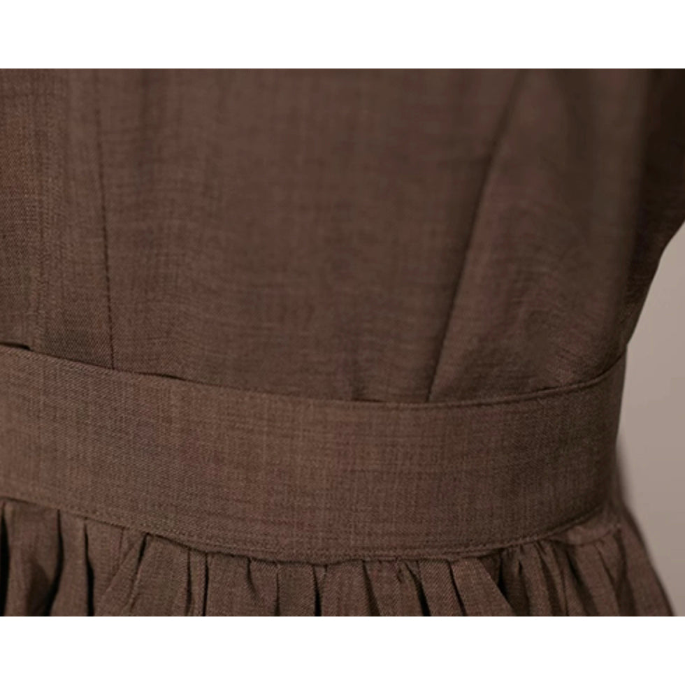 英国のお嬢様のクラシカルジャンパースカート