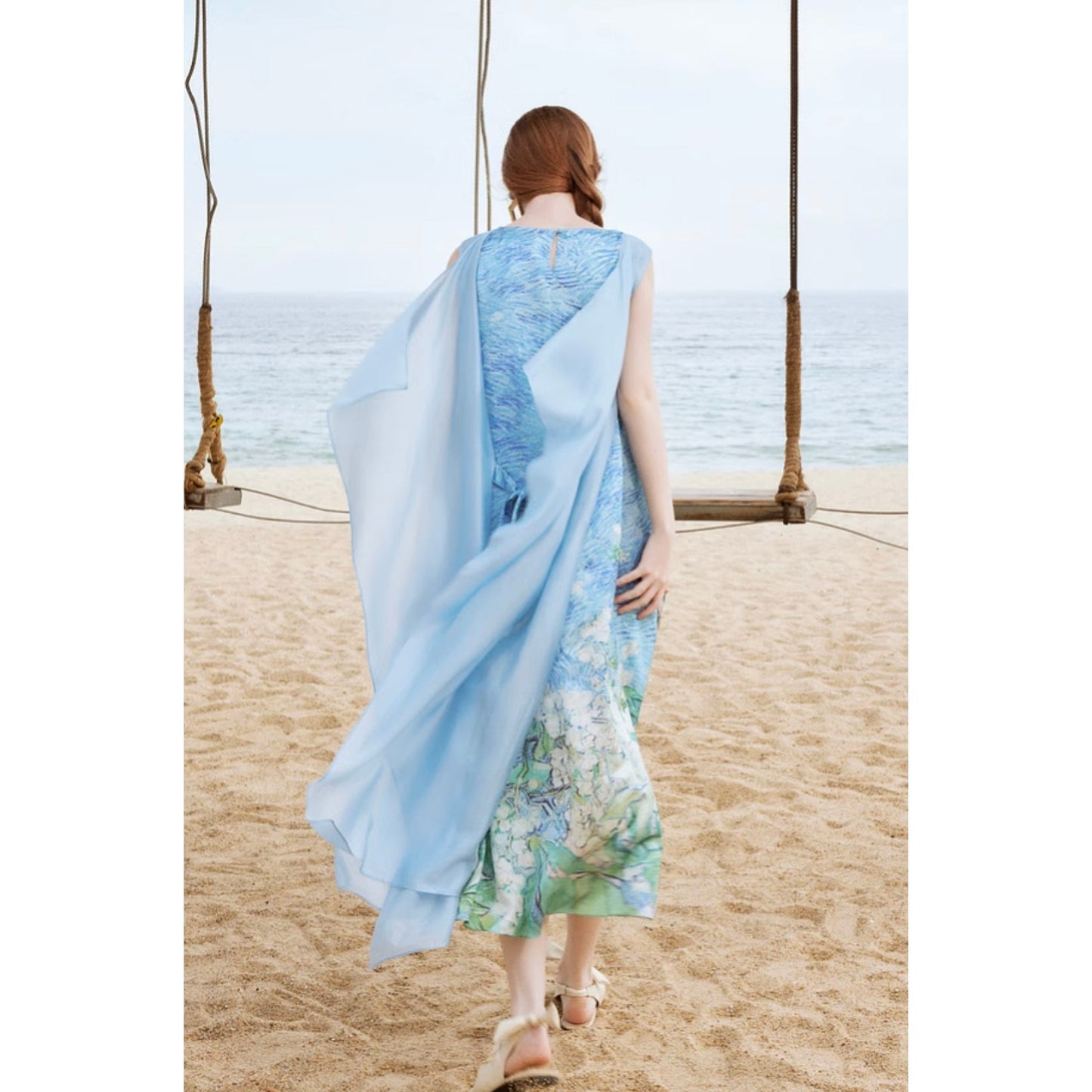 薔薇のある花瓶のロングワンピース