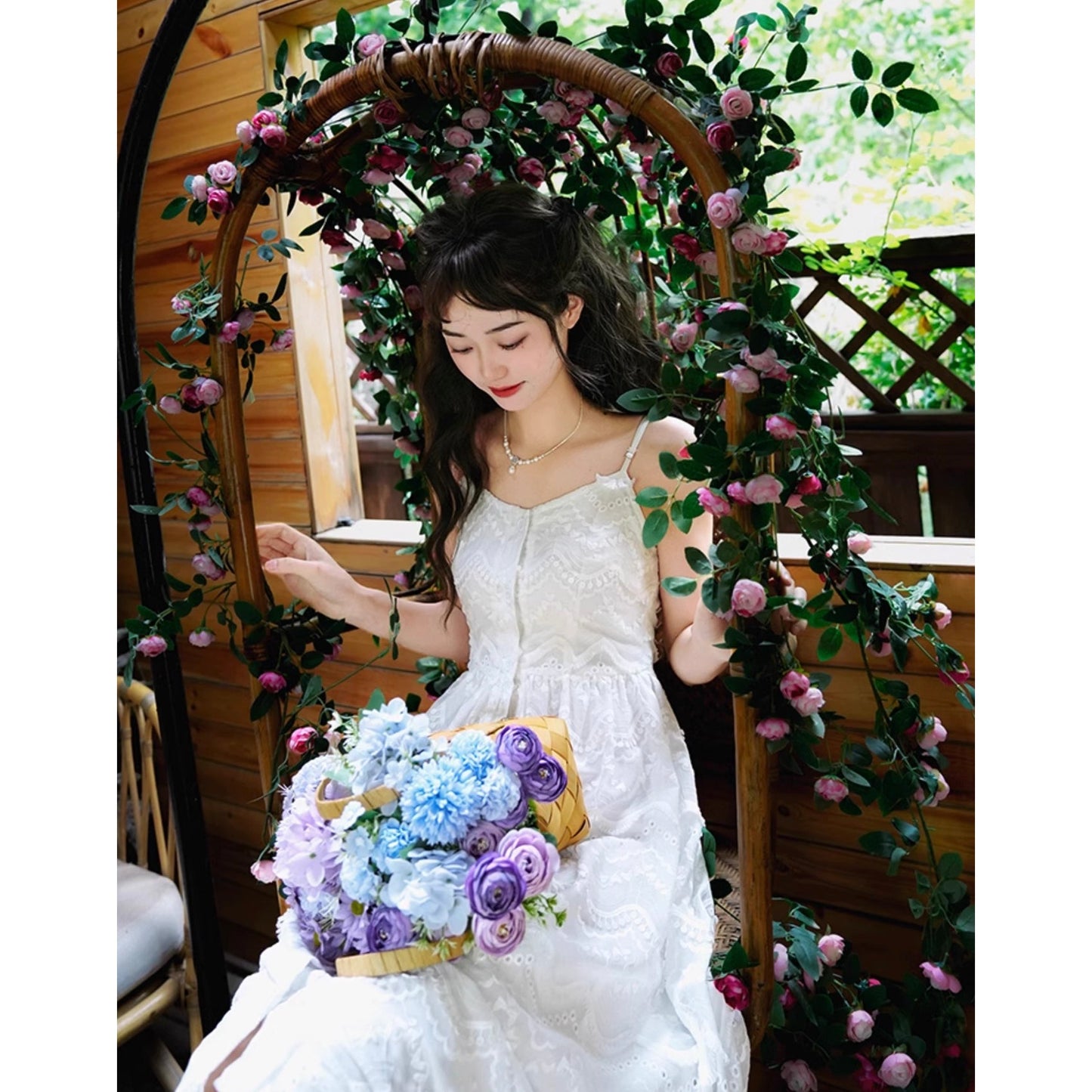 純白のお嬢様の刺繍キャミソールワンピース