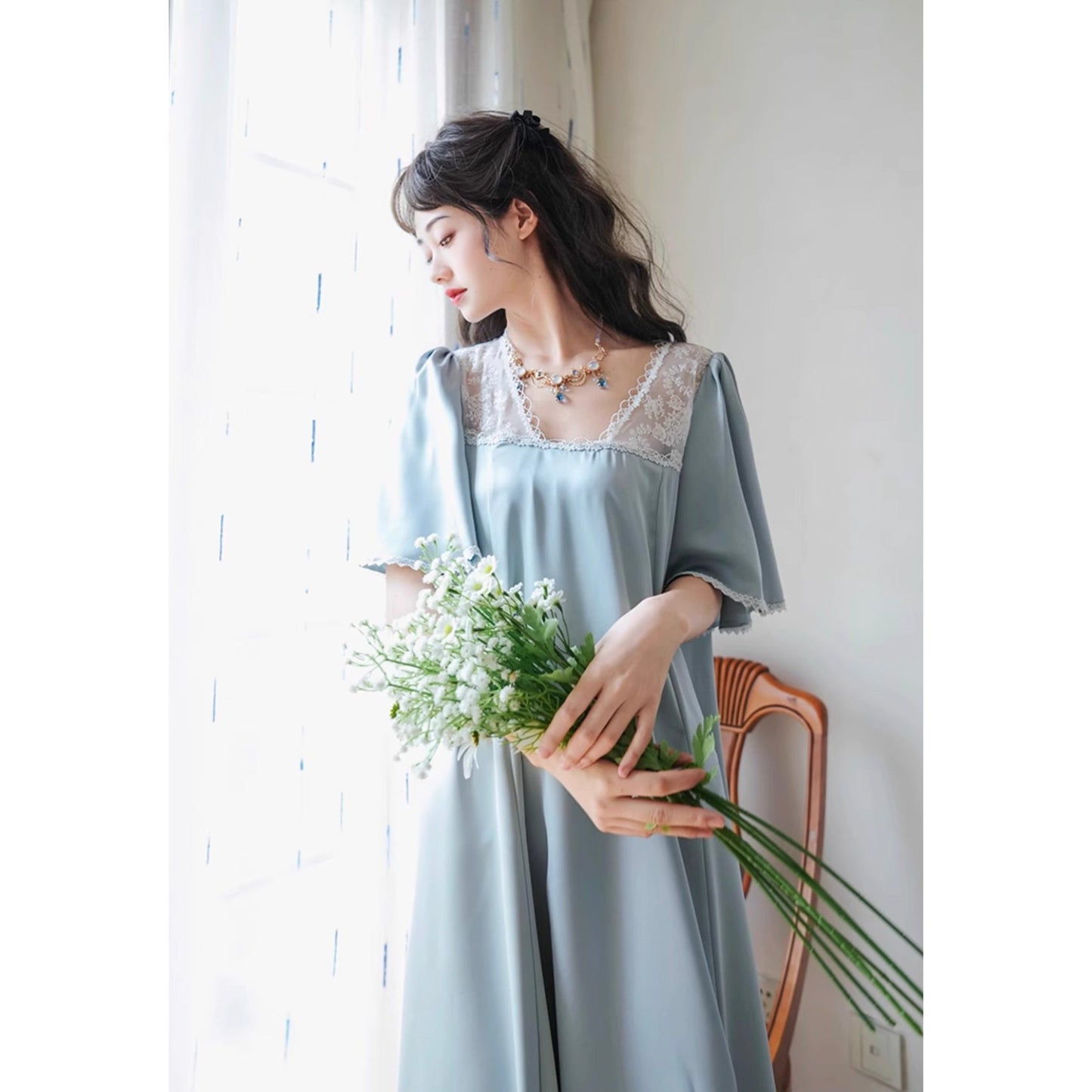 水縹のお嬢様の刺繍レトロワンピース