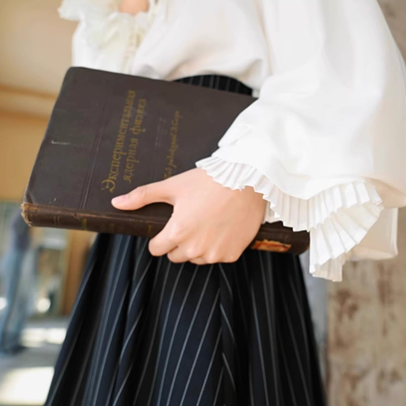 黒墨の縦縞コルセットロングスカート