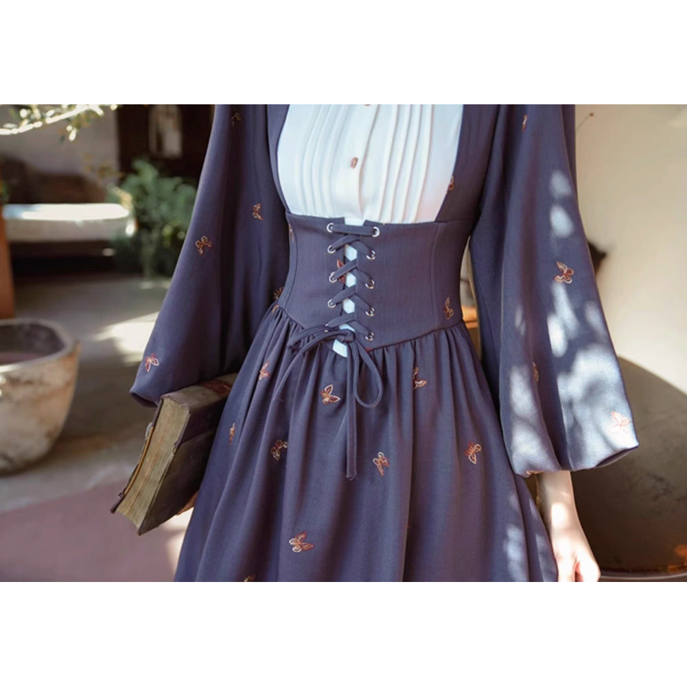 宮廷の修道女のレトロワンピース