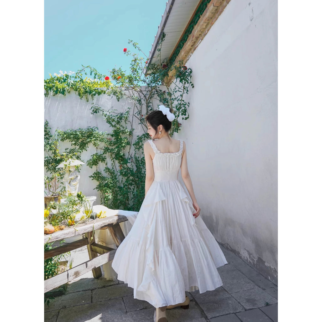 月光の花の刺繍ストラップワンピース