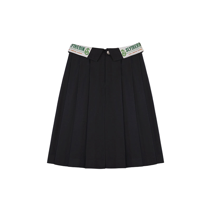 魔法学校のプリーツスカート