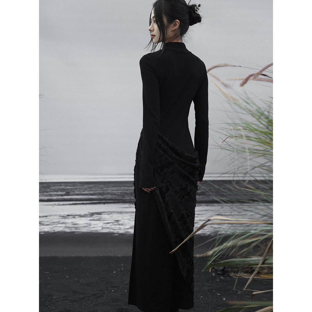 黒のお嬢様の刺繍ニットワンピース