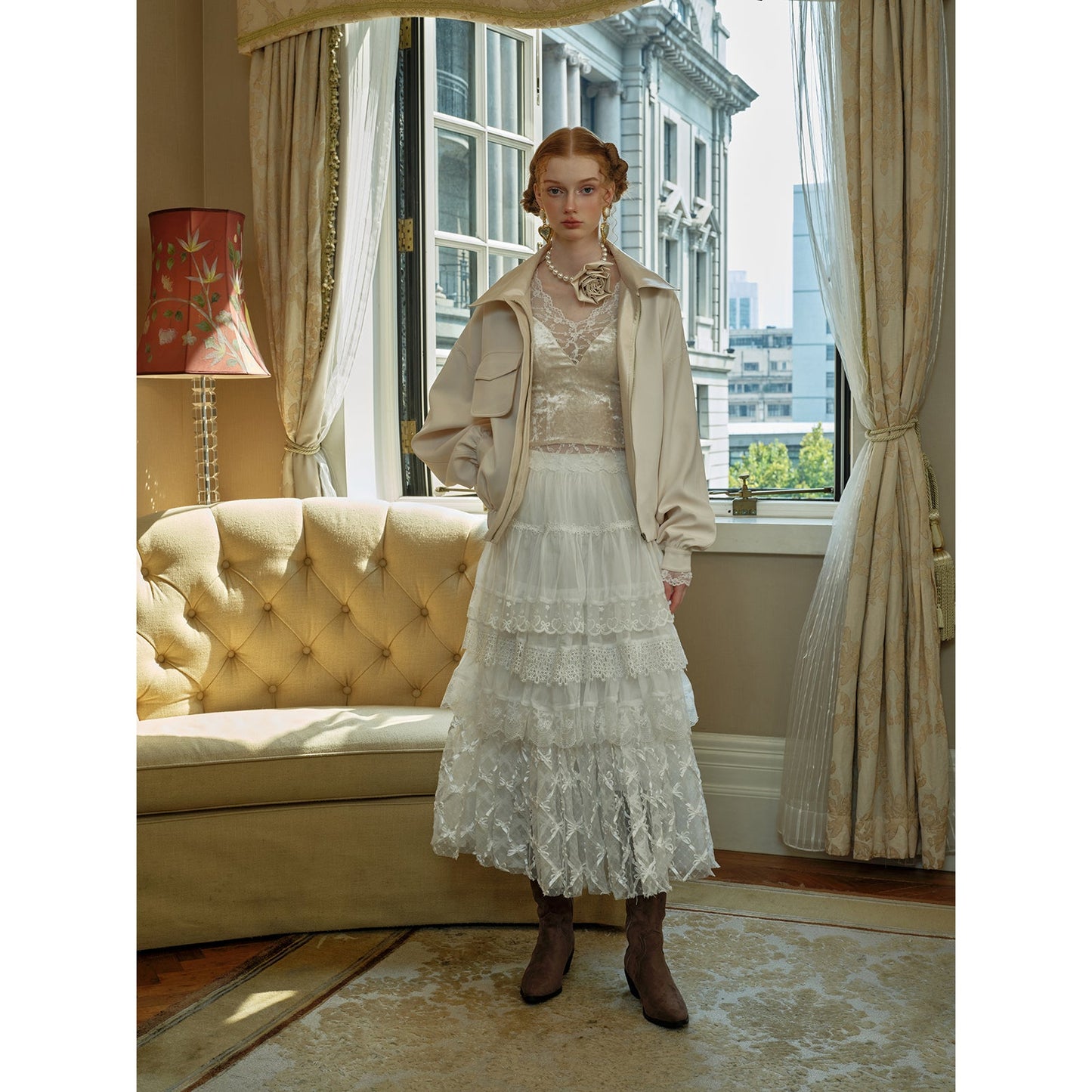 王妃の花柄レーストップス