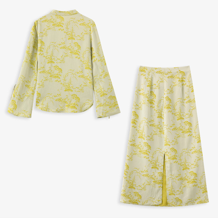 黄緑の植物柄チャイナブラウスとロングスカート