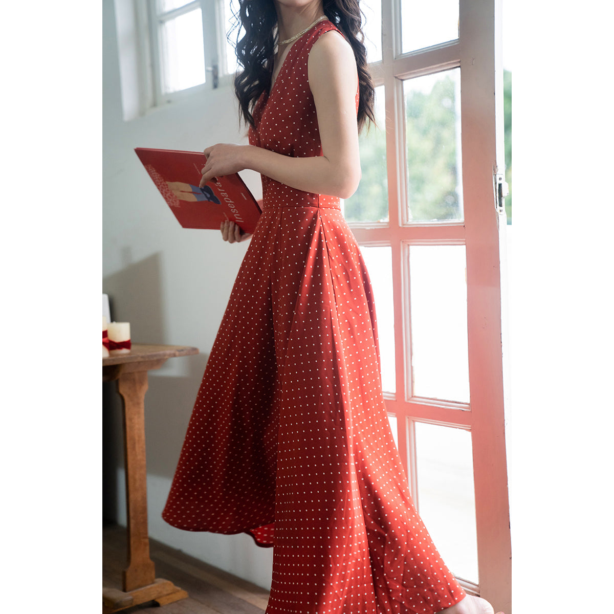 茜色の水玉柄レトロワンピース