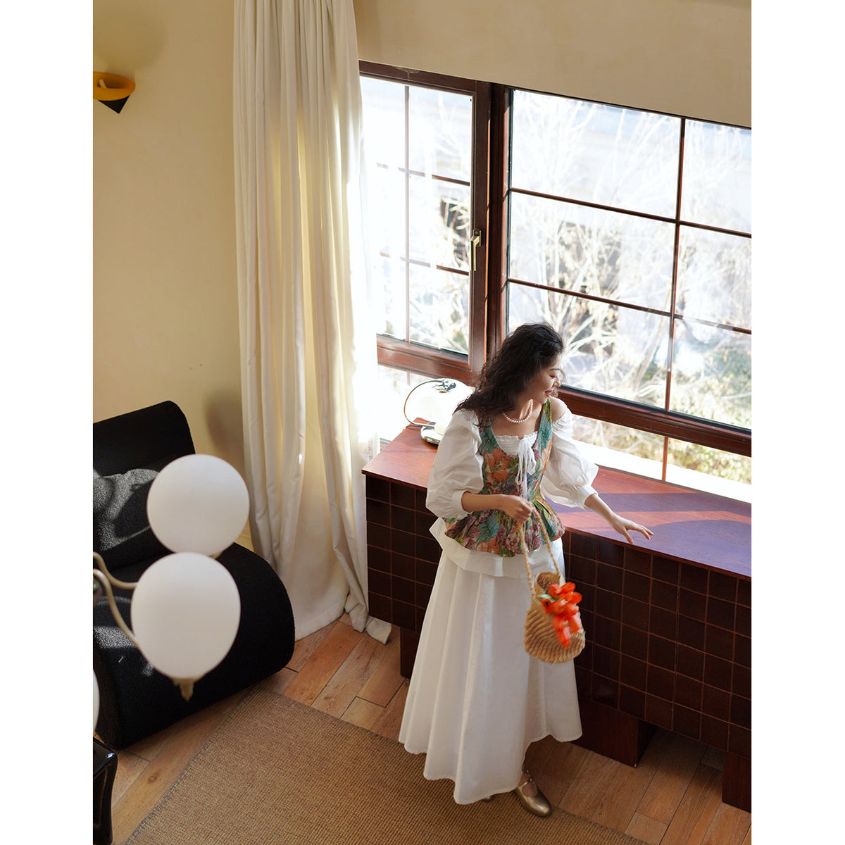 油彩画の花柄コルセットベスト