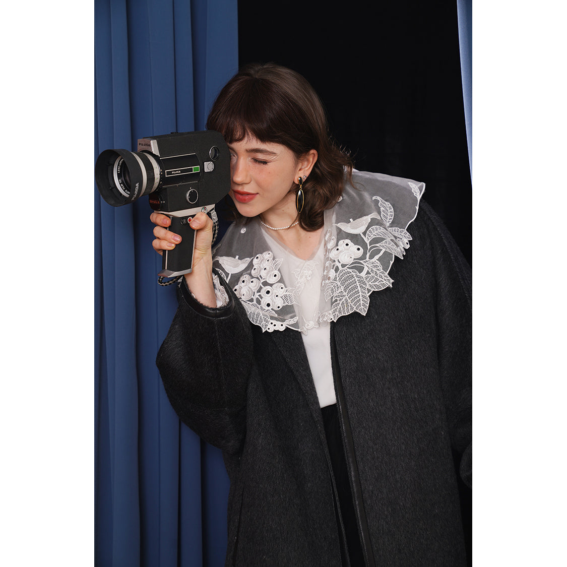 小鳥と果実の刺繍ブラウス