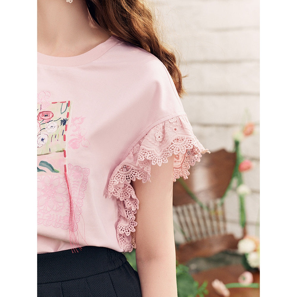 ボタンとバラのある器のレースTシャツ