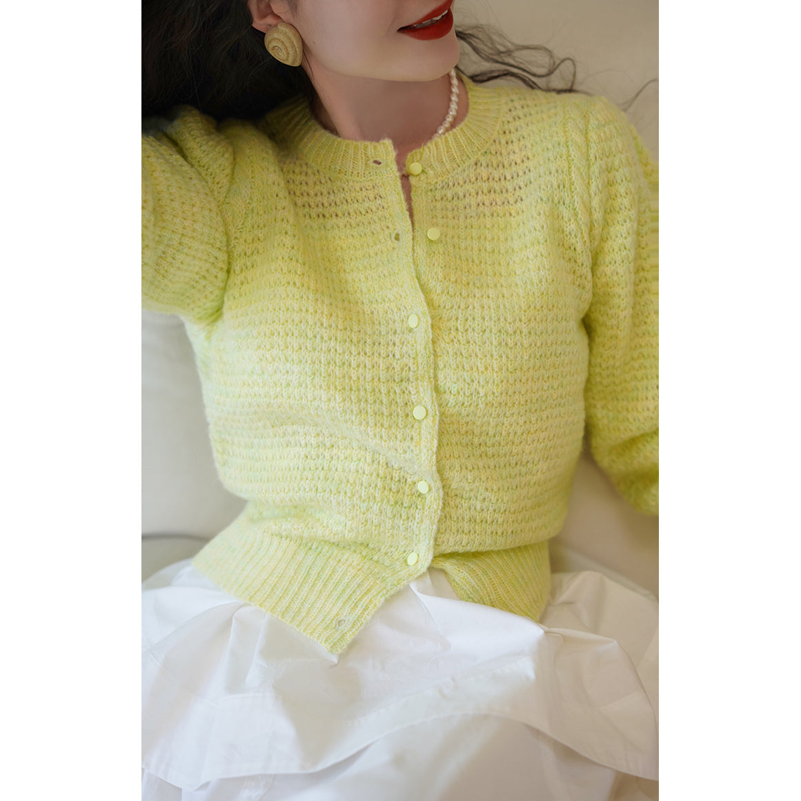 透かし編みのニットカーディガン - Light Yellow