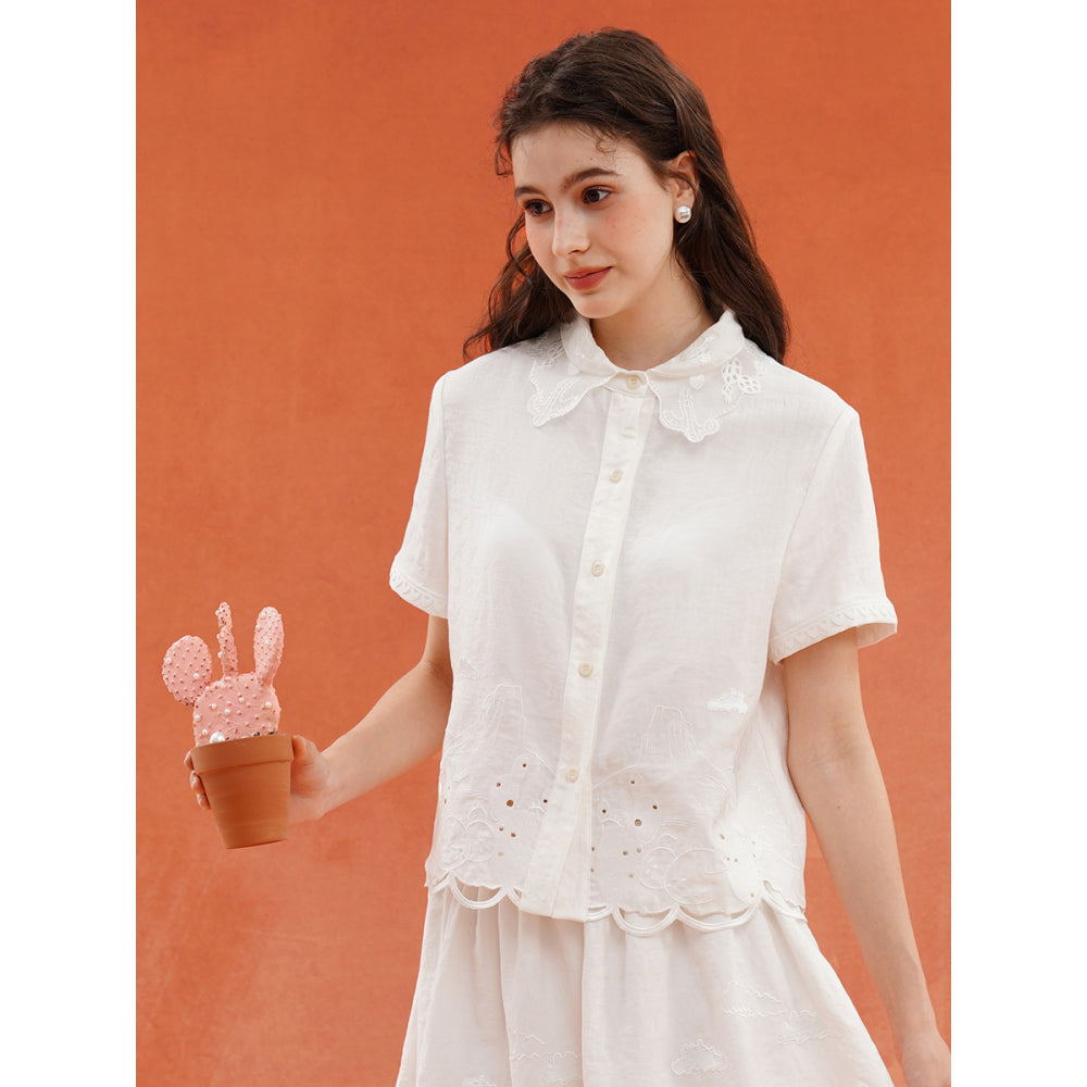 サボテンと花の刺繍ブラウス