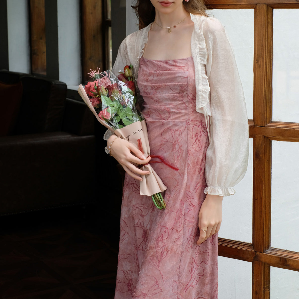 Rose flower embroidery strap dress and chiffon cardigan – remulia