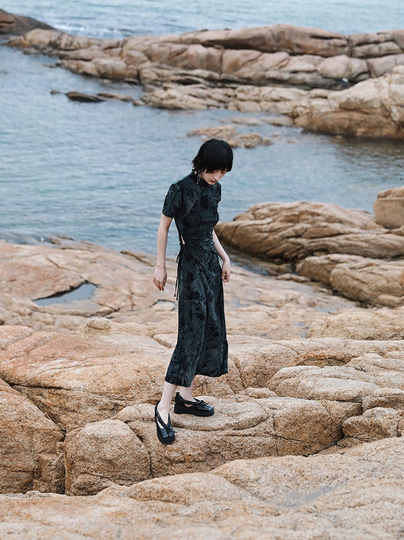 深藍の花模様チャイナワンピース