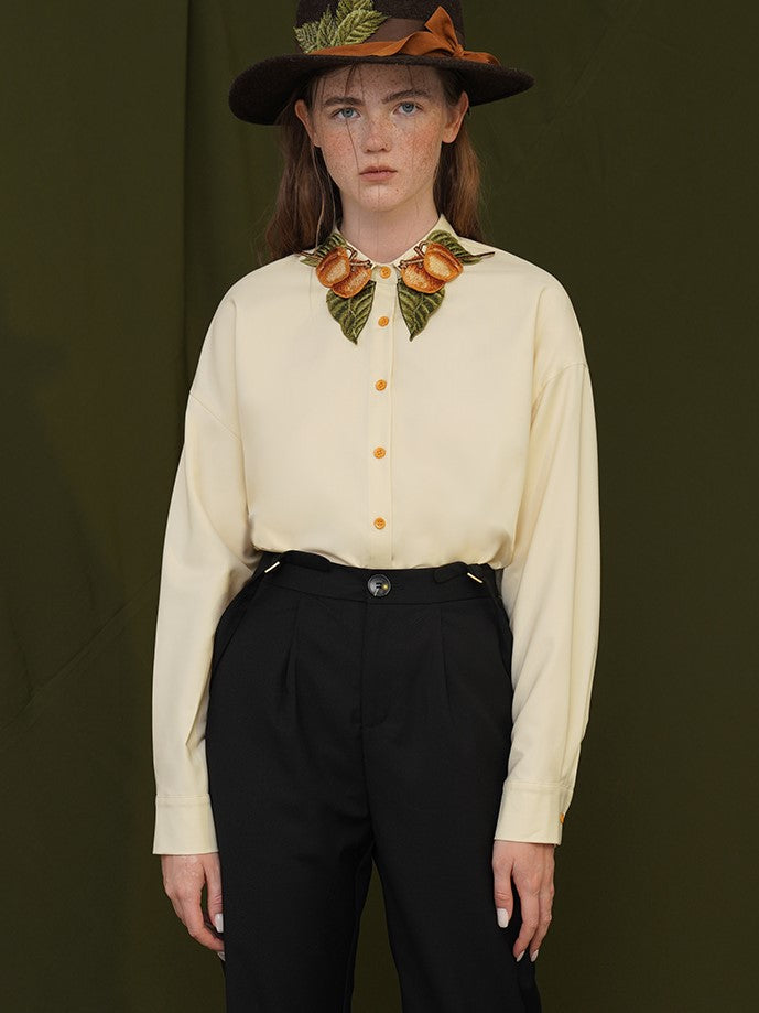 杏子果実の刺繍ブラウス