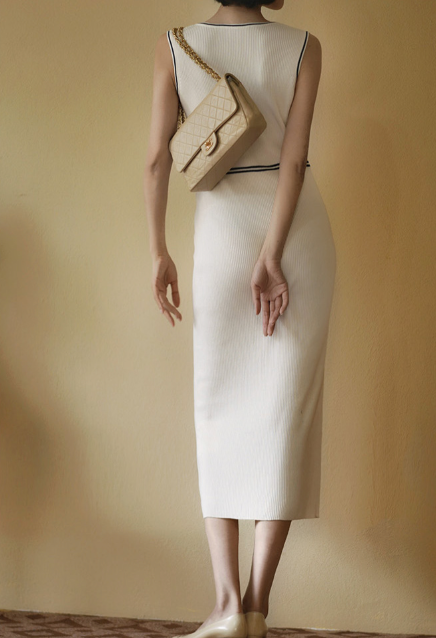 白の貴婦人ニットカーディガンとニットワンピース