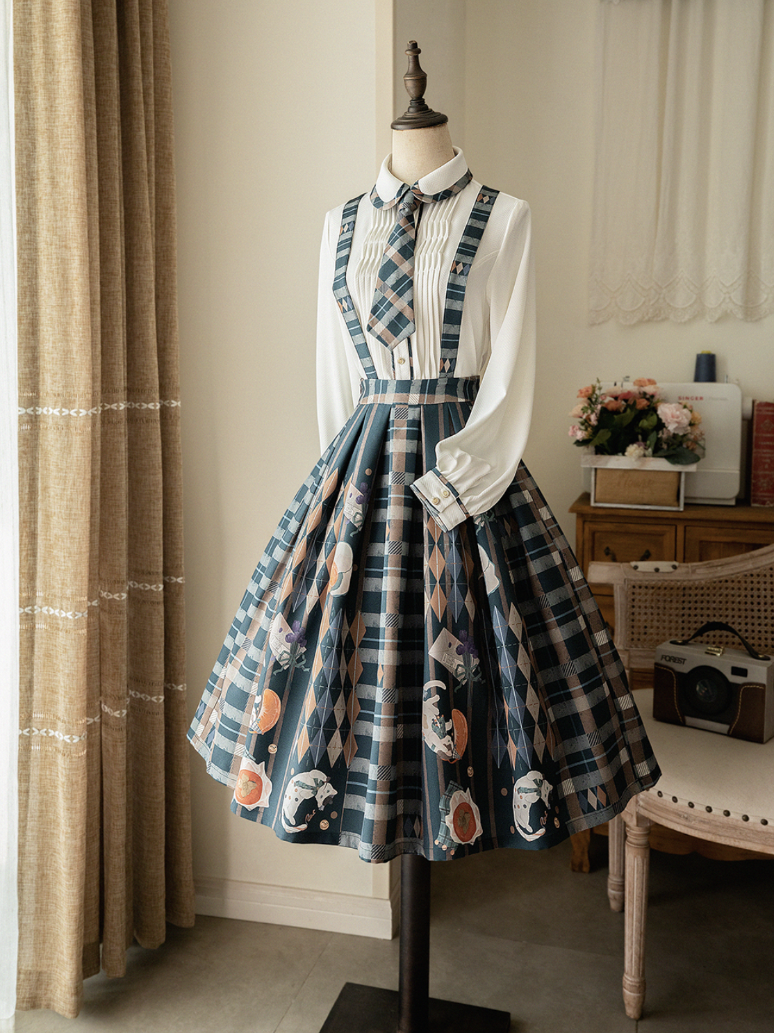 柿猫と花束の格子縞ストラップスカートとベストとプリーツブラウス(ダークグリーン)