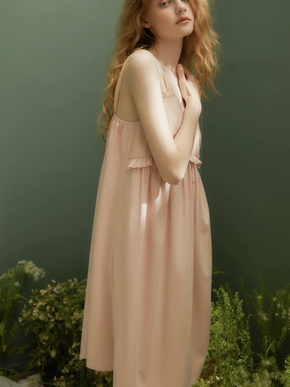 眠りに落ちるお嬢様のナイトウェア