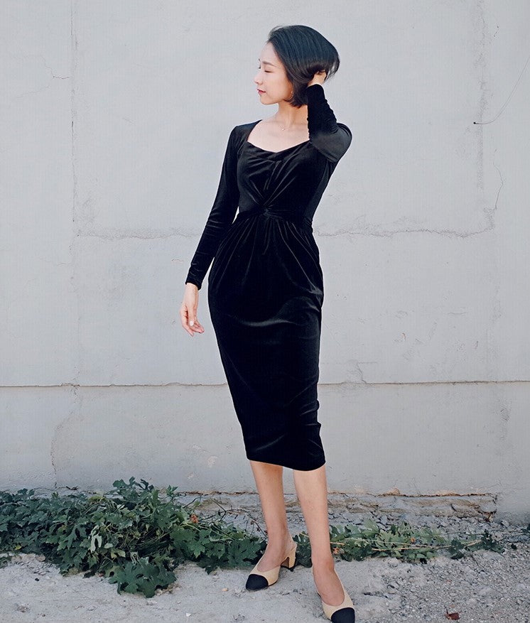 伯爵夫人のベルベットワンピース