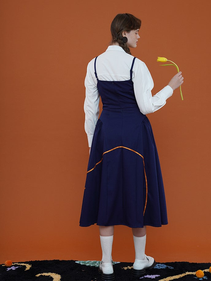 愛猫の刺繍サスペンダーワンピース