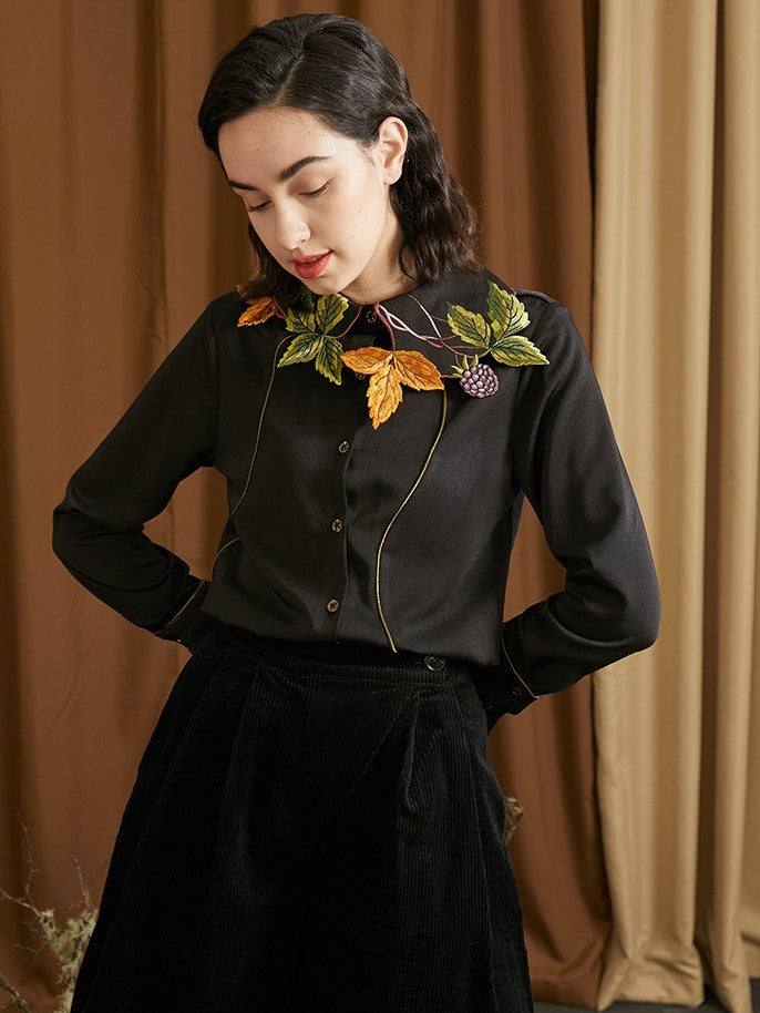紫葡萄と葉刺繍ブラウス