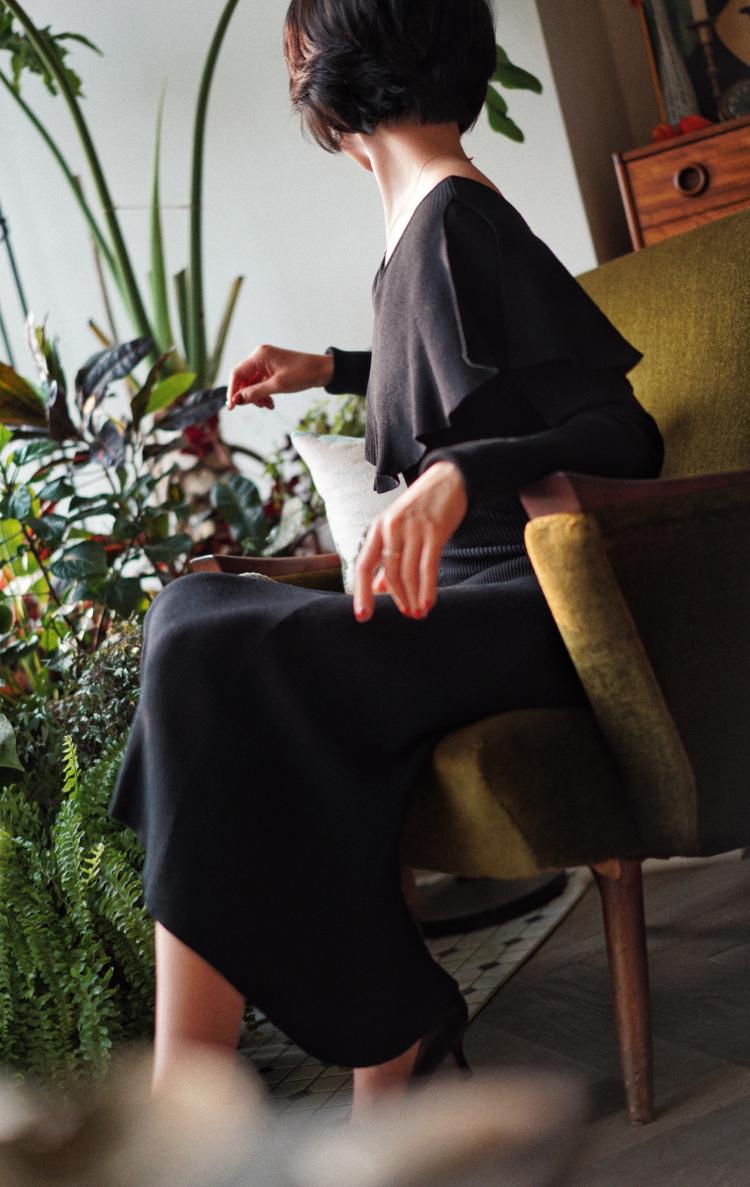 淑女のためのフリルニットワンピース