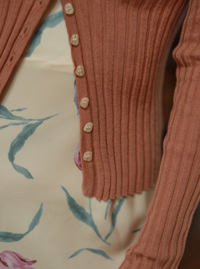 淑女のためのスリムニットカーディガン