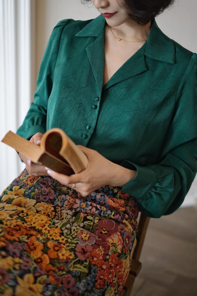 中世淑女のレトロブラウス