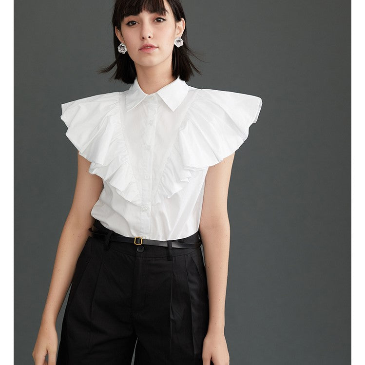 白鳥の羽根みたいなホワイトブラウス