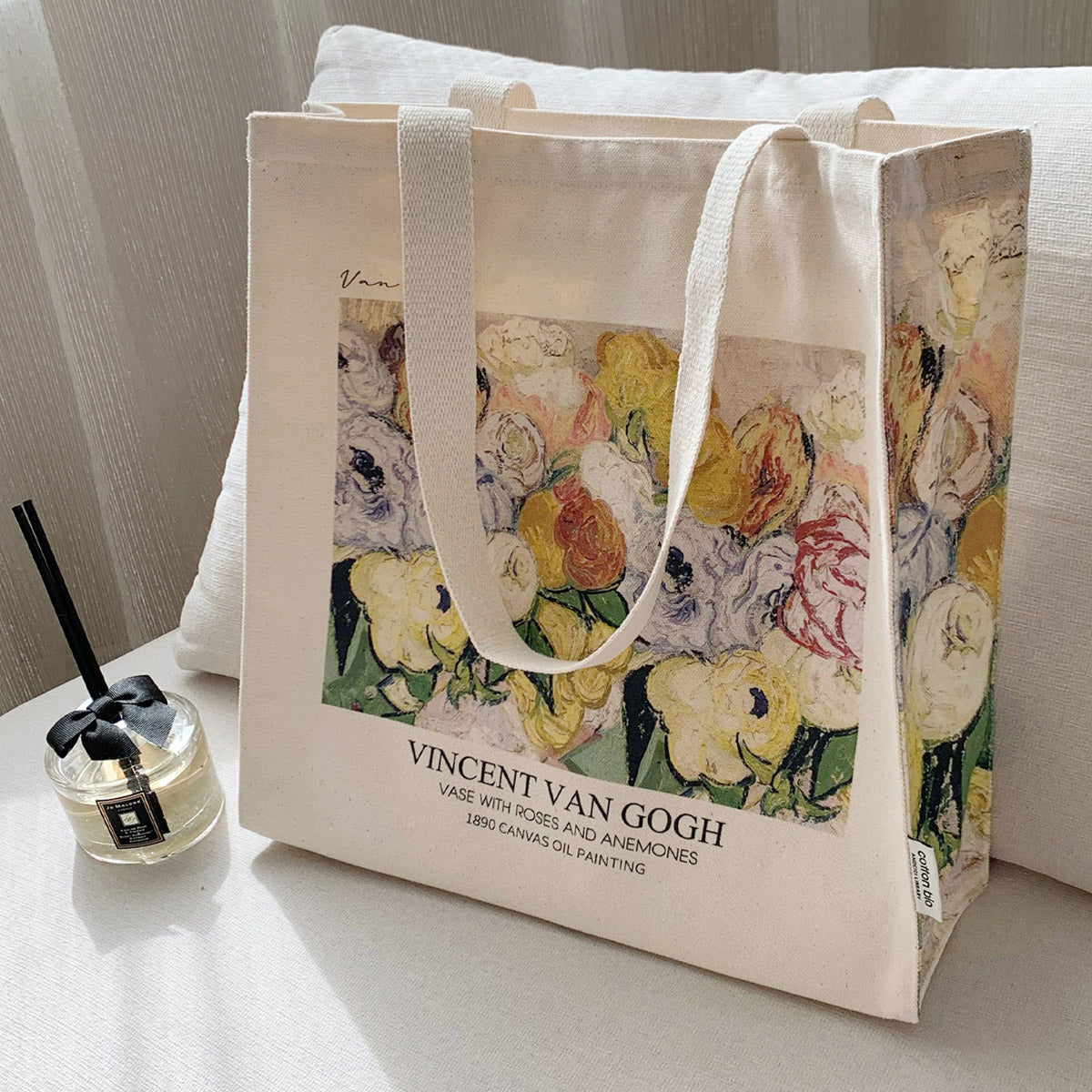 バラとアネモネのある日本の花瓶』トートバッグ – remulia