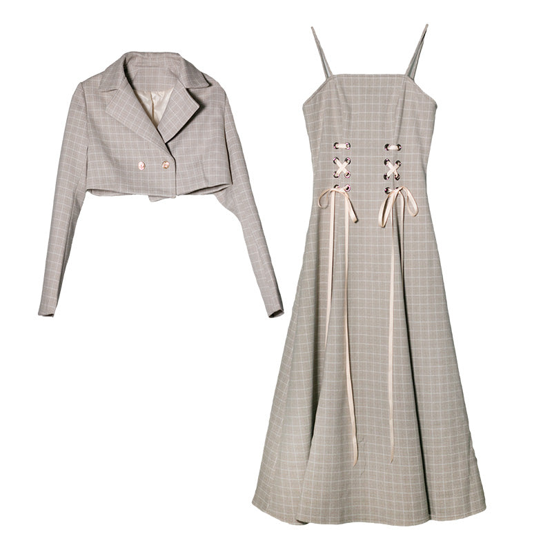 英国格子縞ショートジャケットとストラップワンピース
