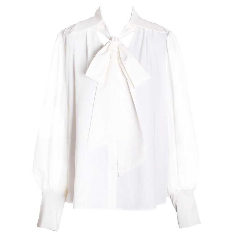 伯爵夫人のホワイトヴィンテージブラウス