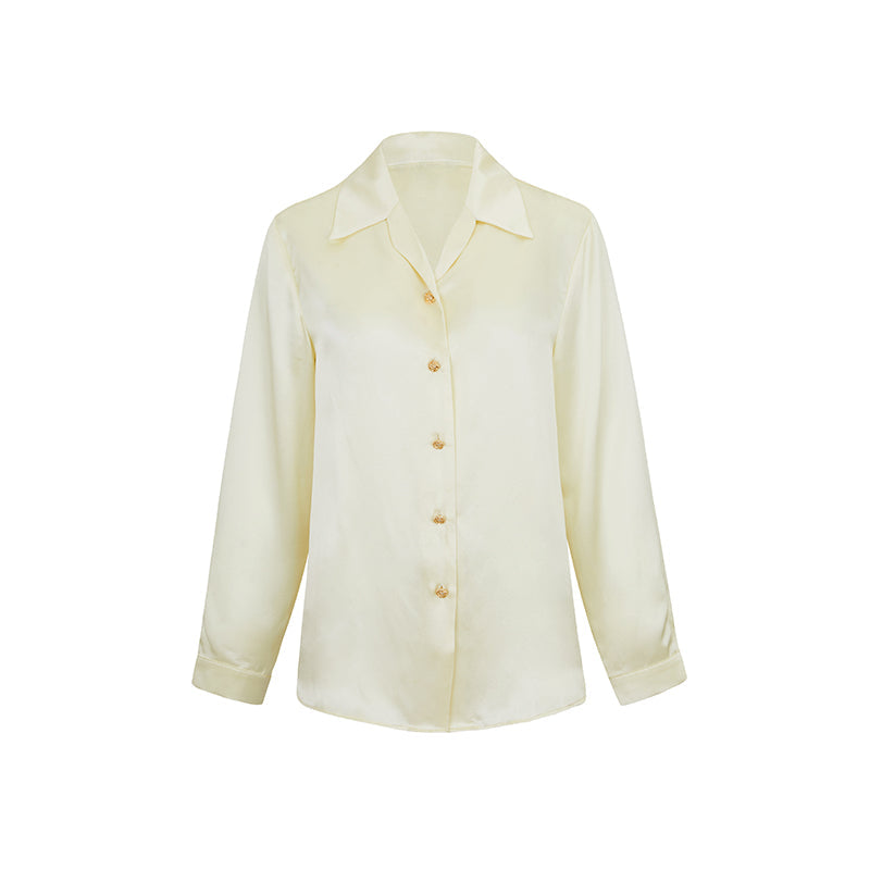 真珠色シルクブラウス