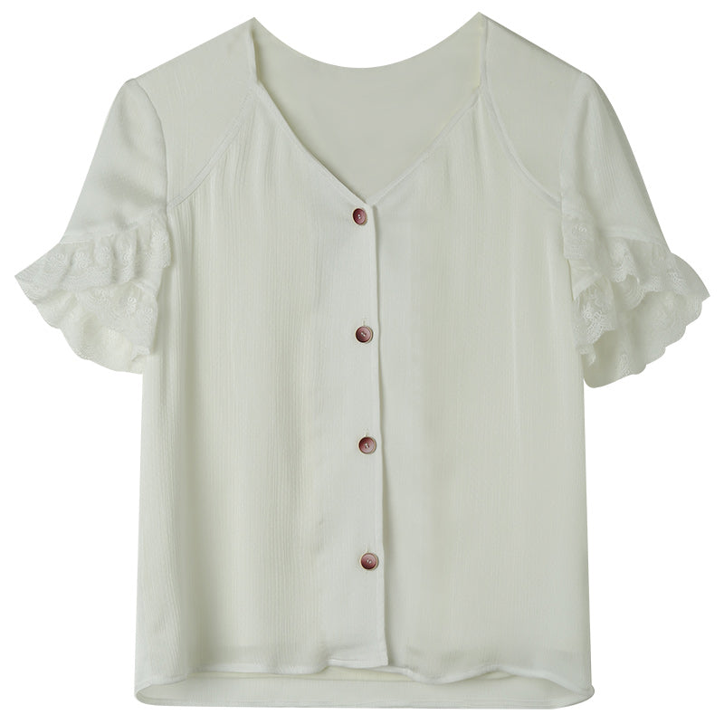 満ちる月に零れるブラウス