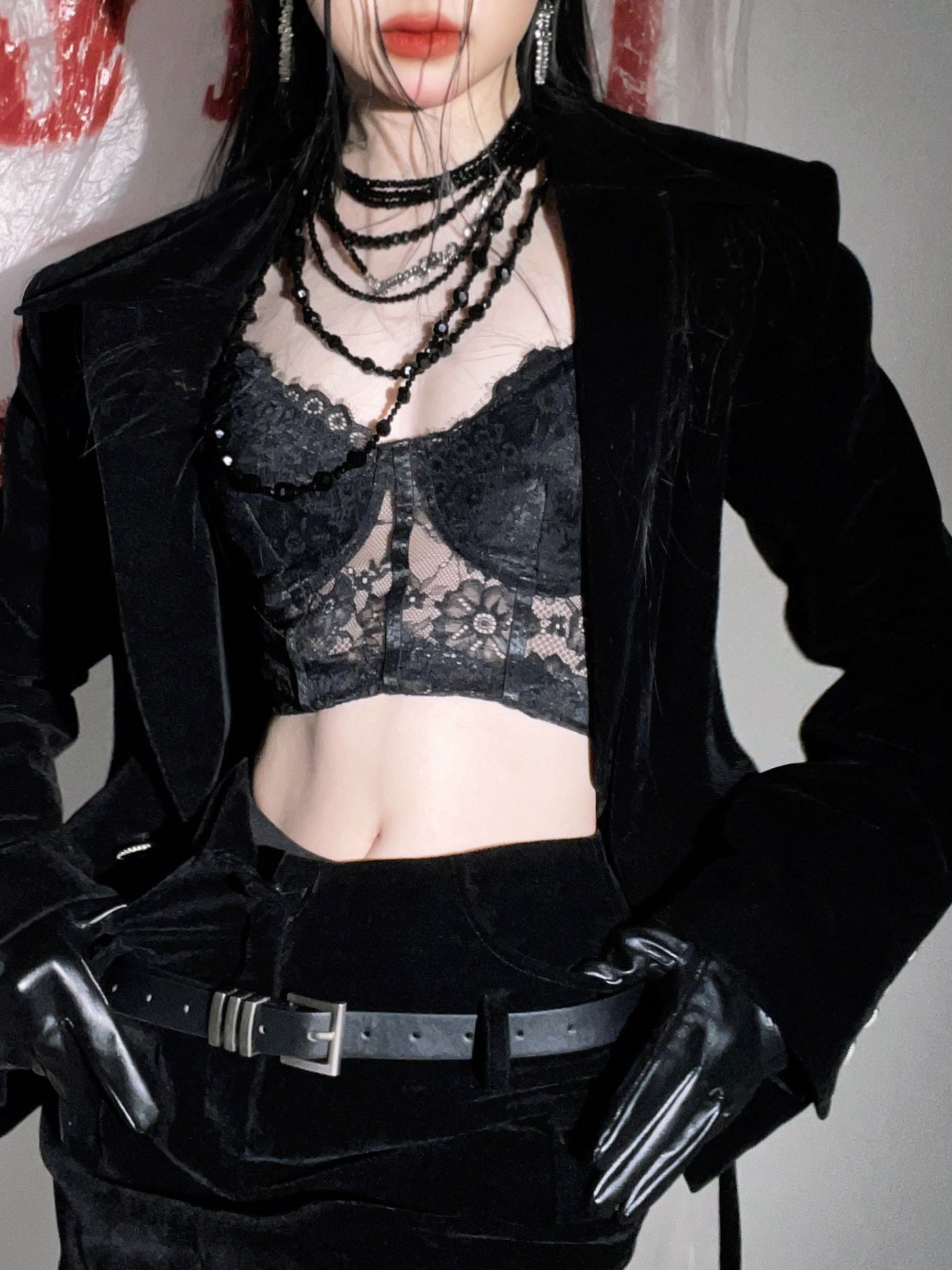 漆黒の貴婦人の刺繍レースブラジャー