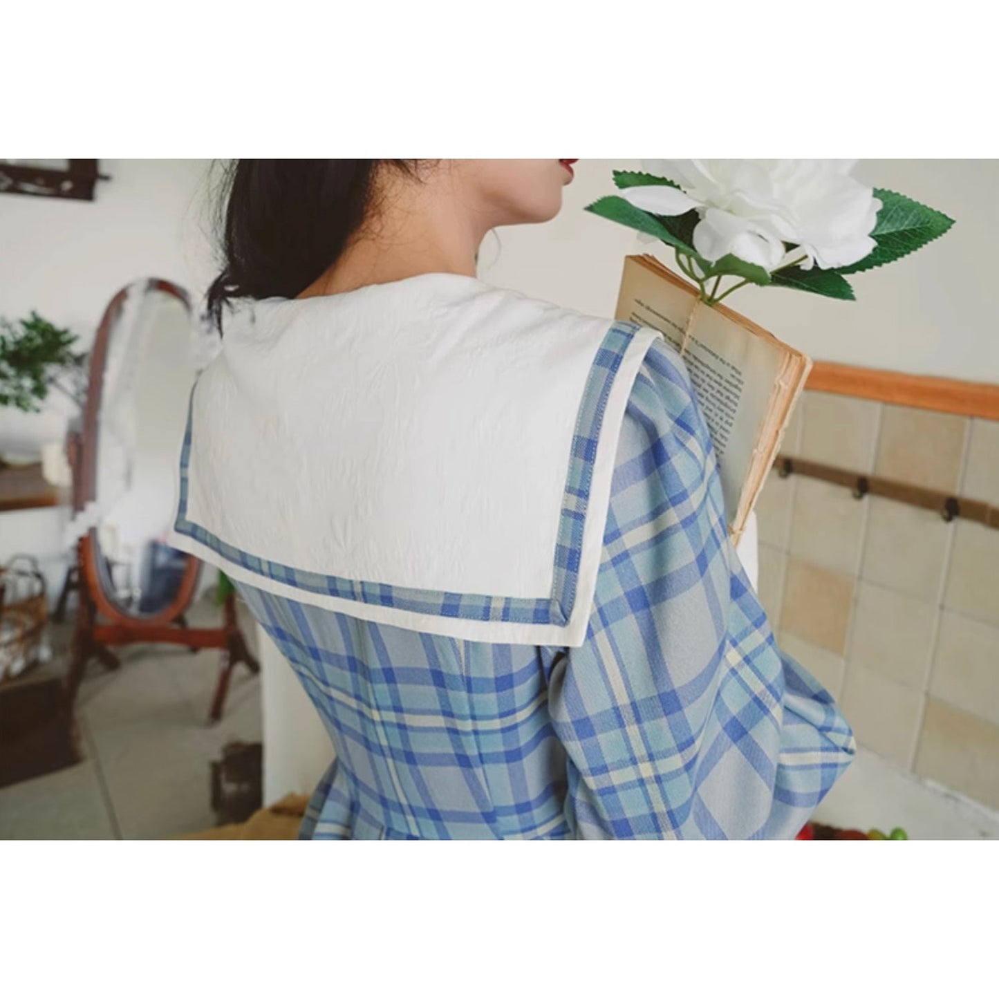 薄藍格子柄の文学レトロワンピース