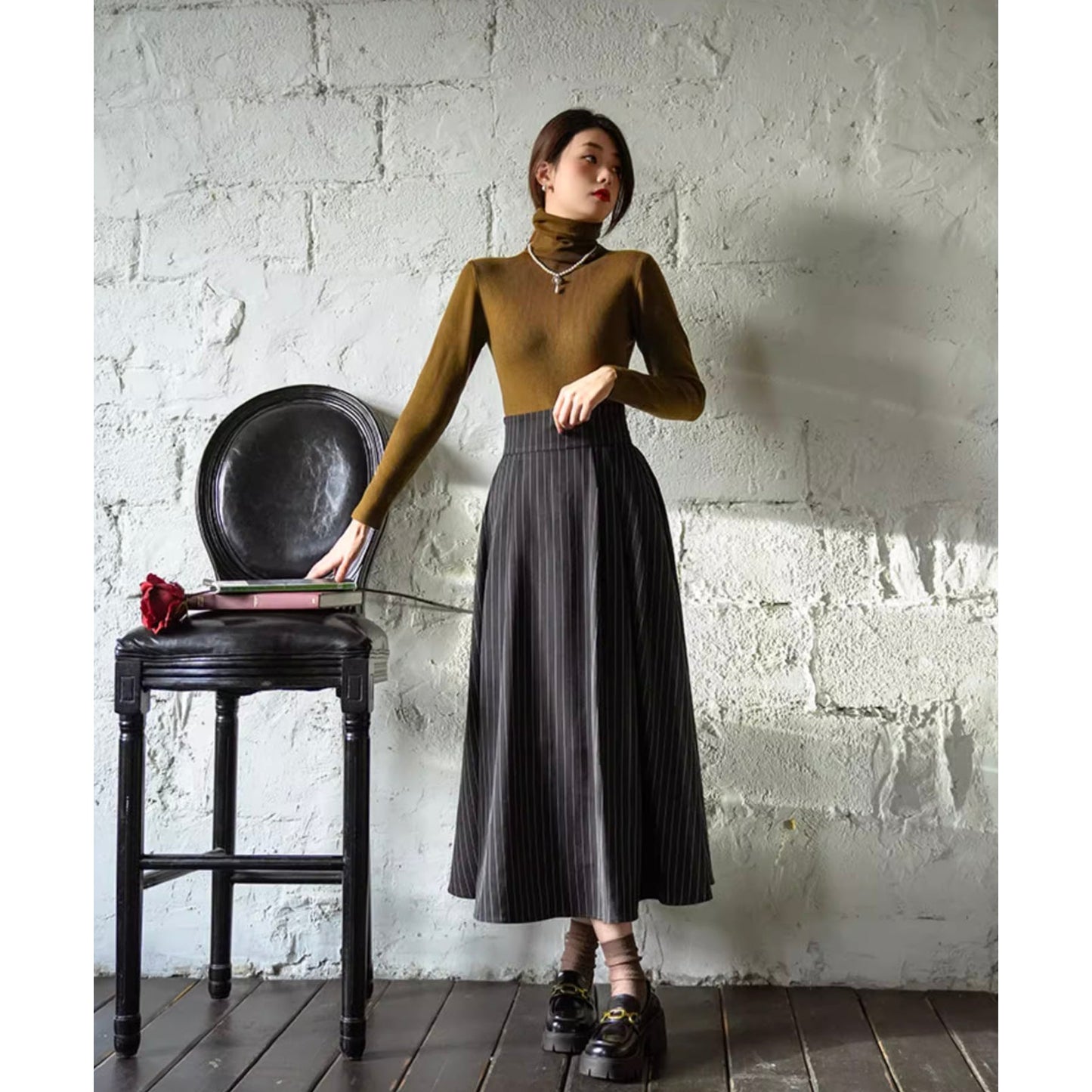 黒のお嬢様の縦縞アンブレラスカート