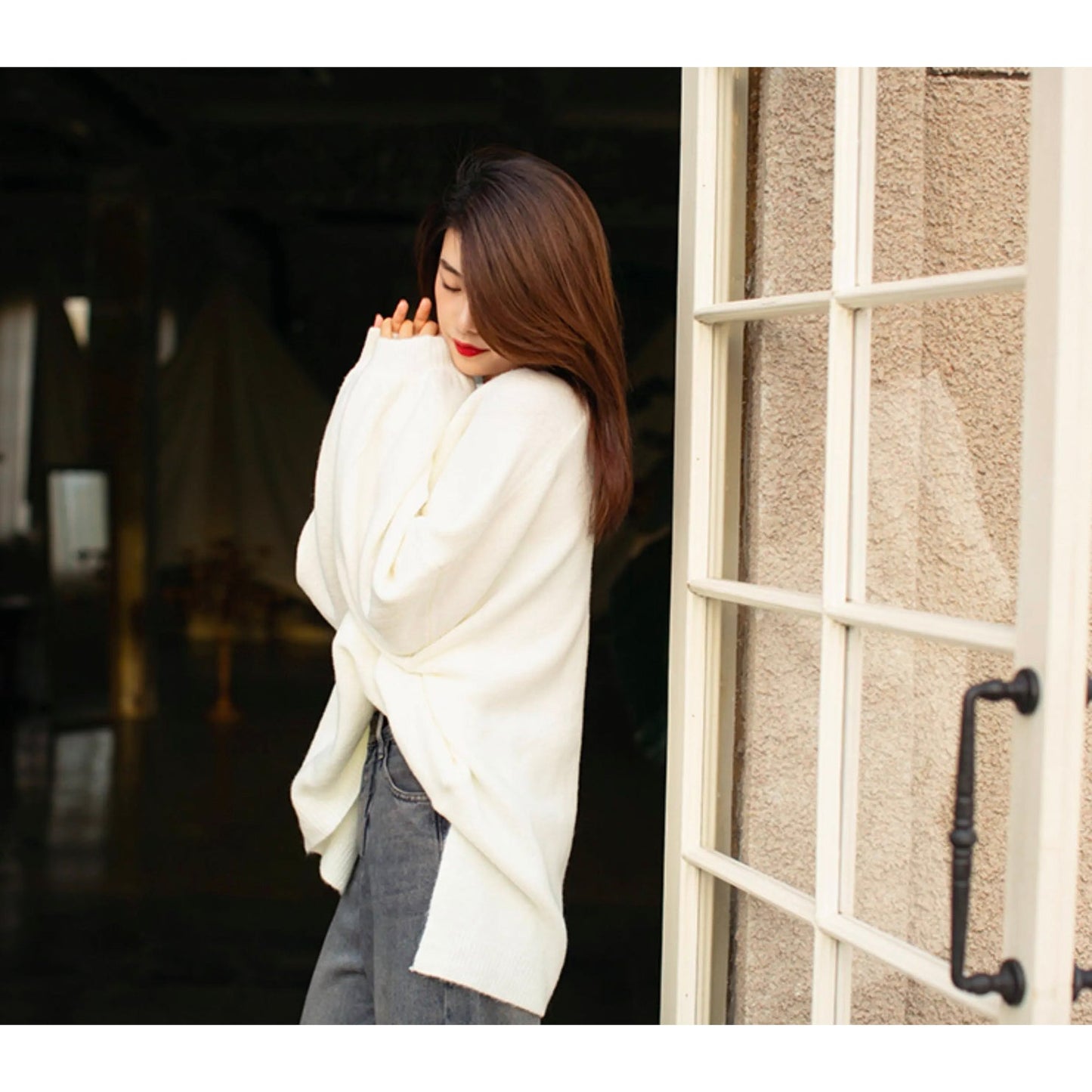 月の旋律を奏でるオーバーサイズセーター