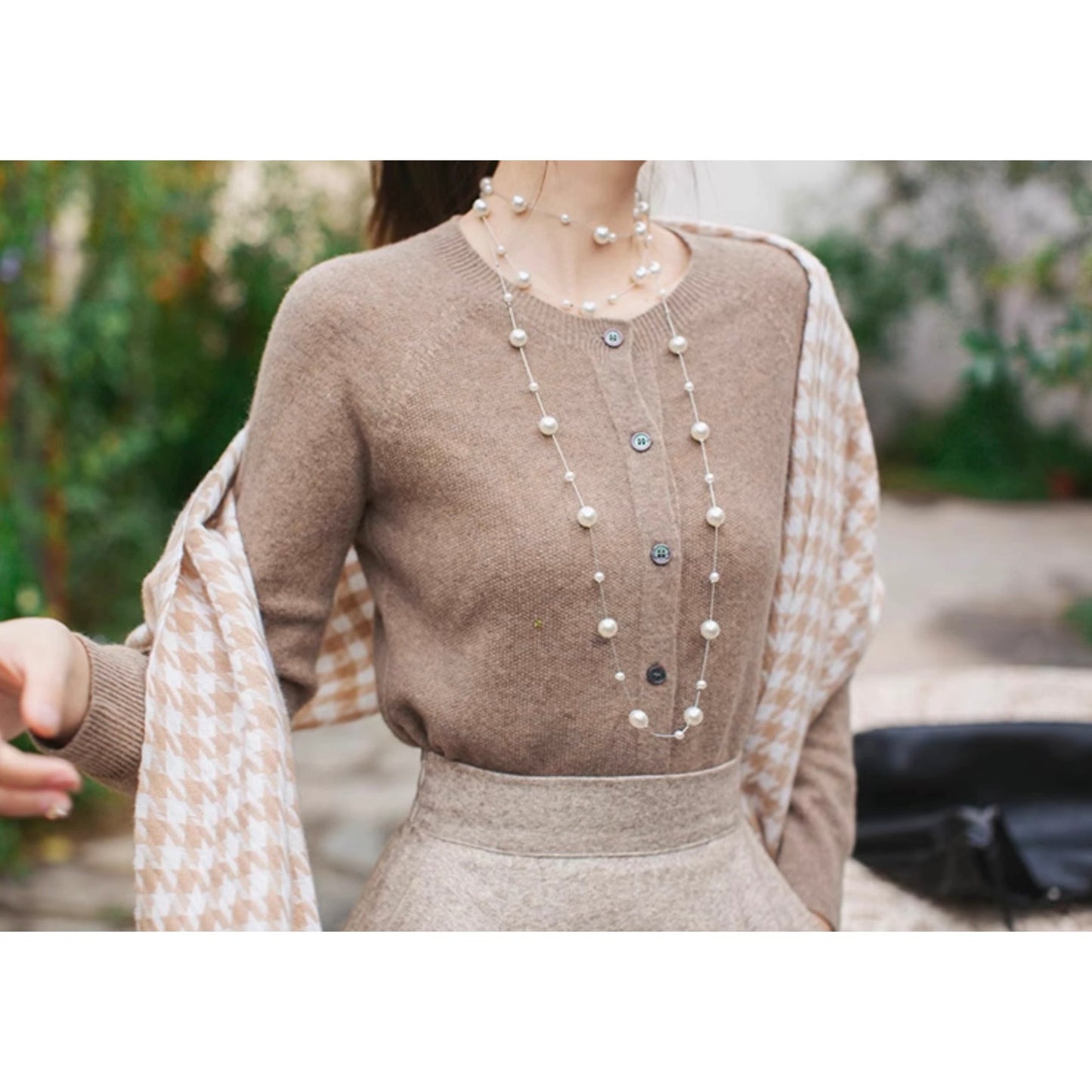 協奏曲を奏でるウールニットカーディガン