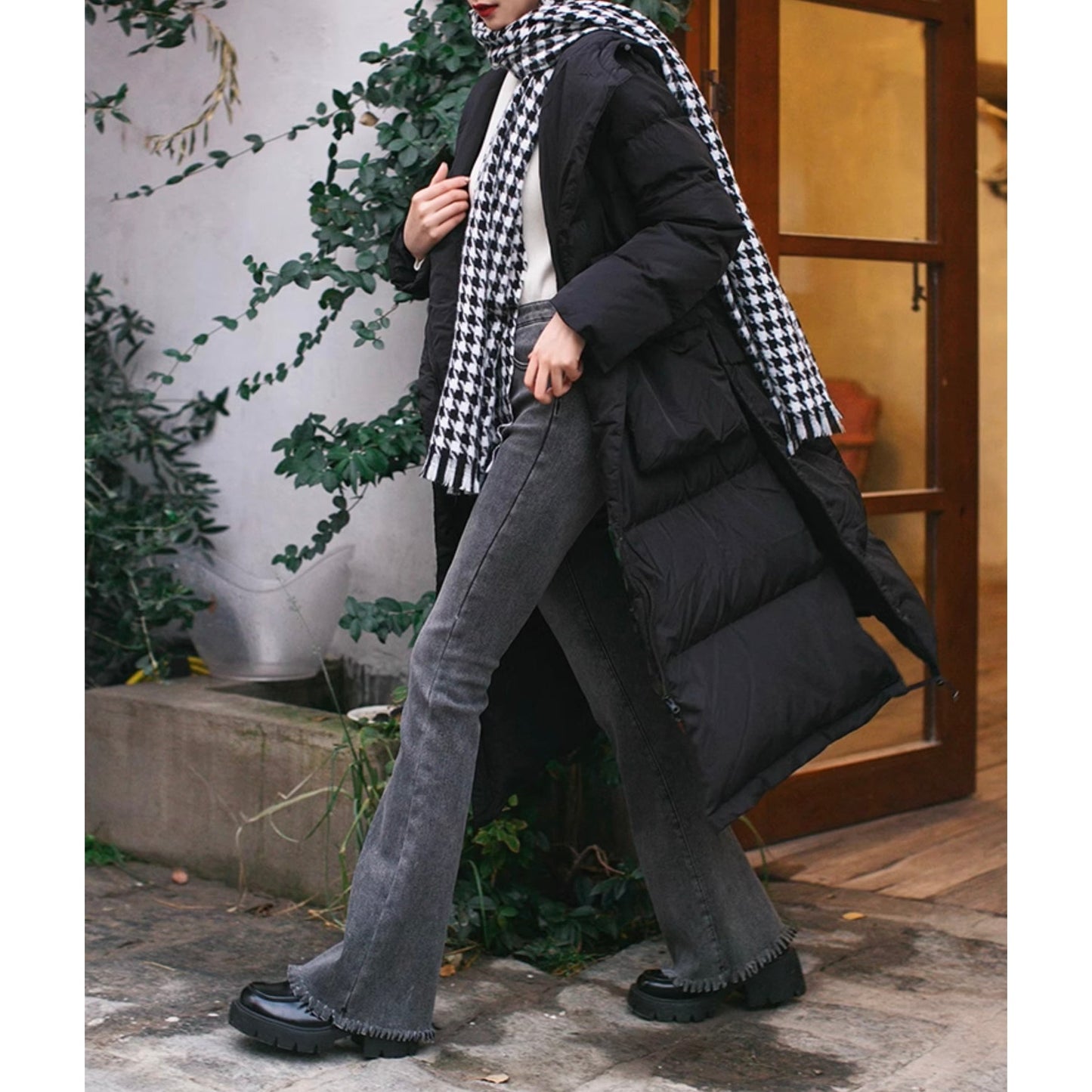 薄墨の空色スリムフレアデニムパンツ